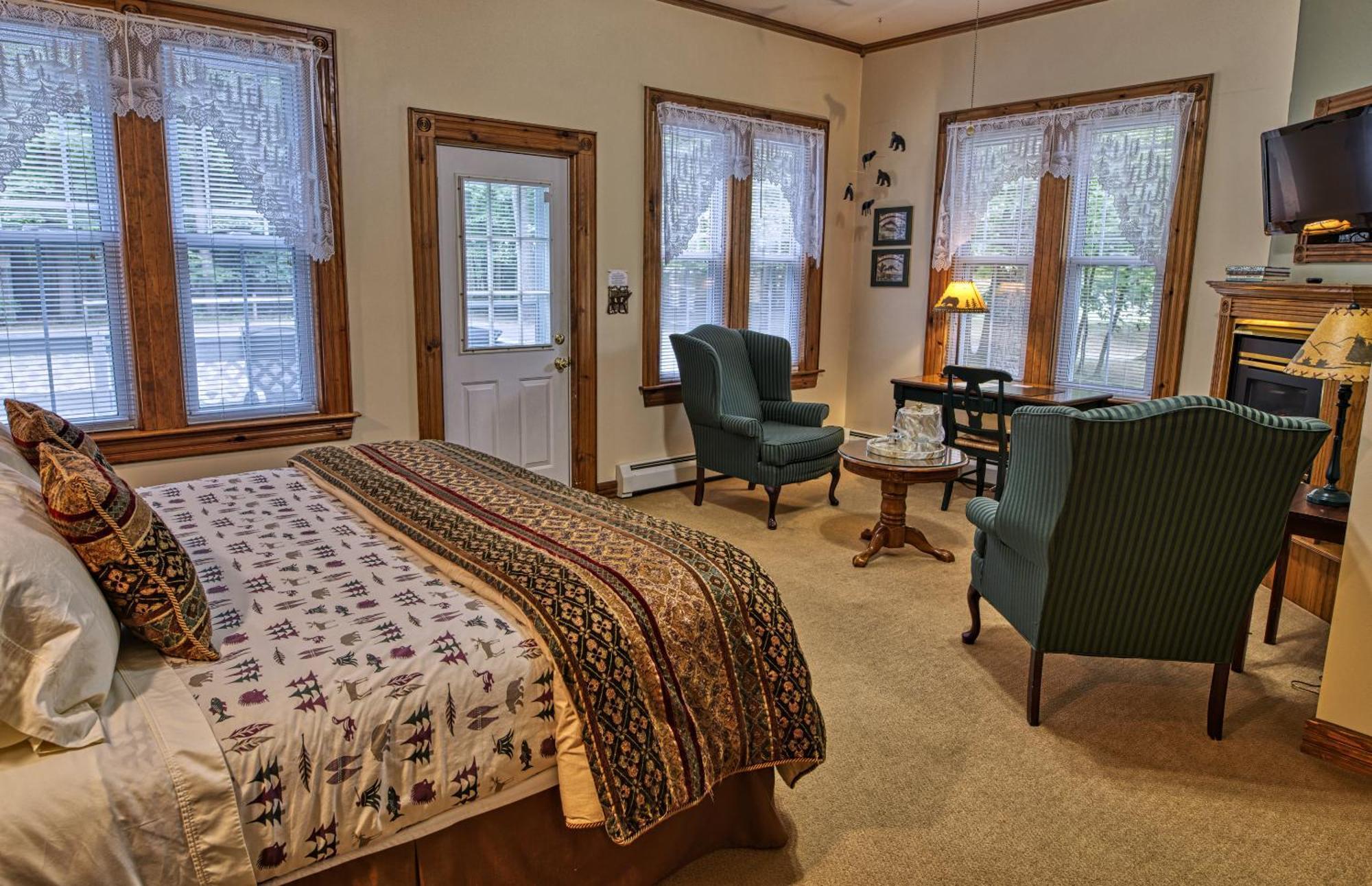 Rockwell Falls Inn And Wine Bar Lake Luzerne Chambre photo