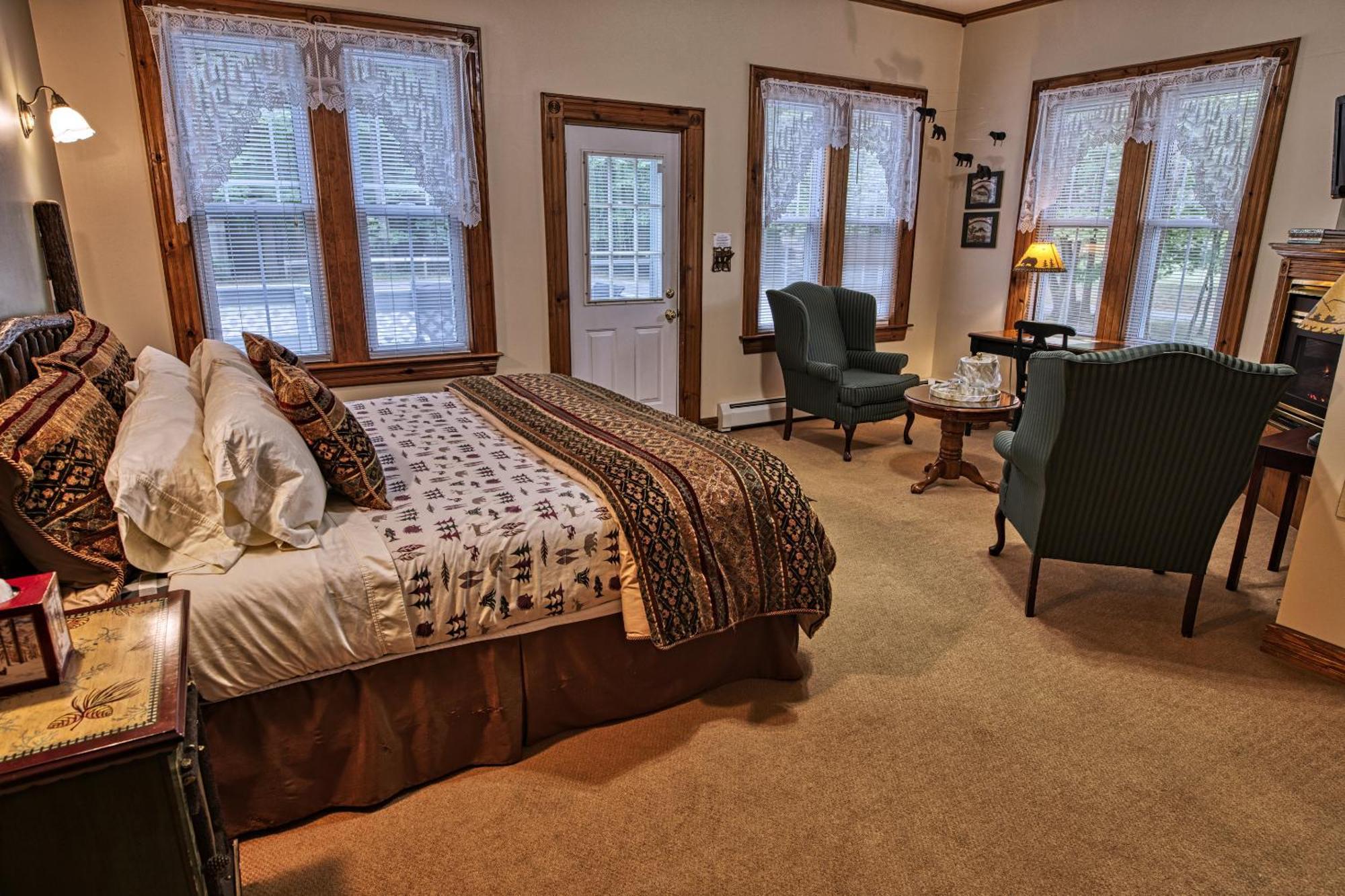 Rockwell Falls Inn And Wine Bar Lake Luzerne Chambre photo