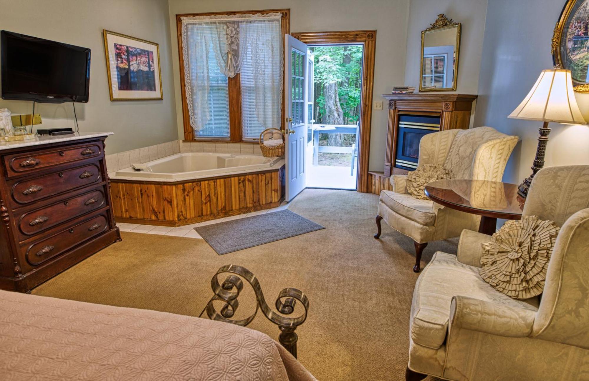 Rockwell Falls Inn And Wine Bar Lake Luzerne Chambre photo