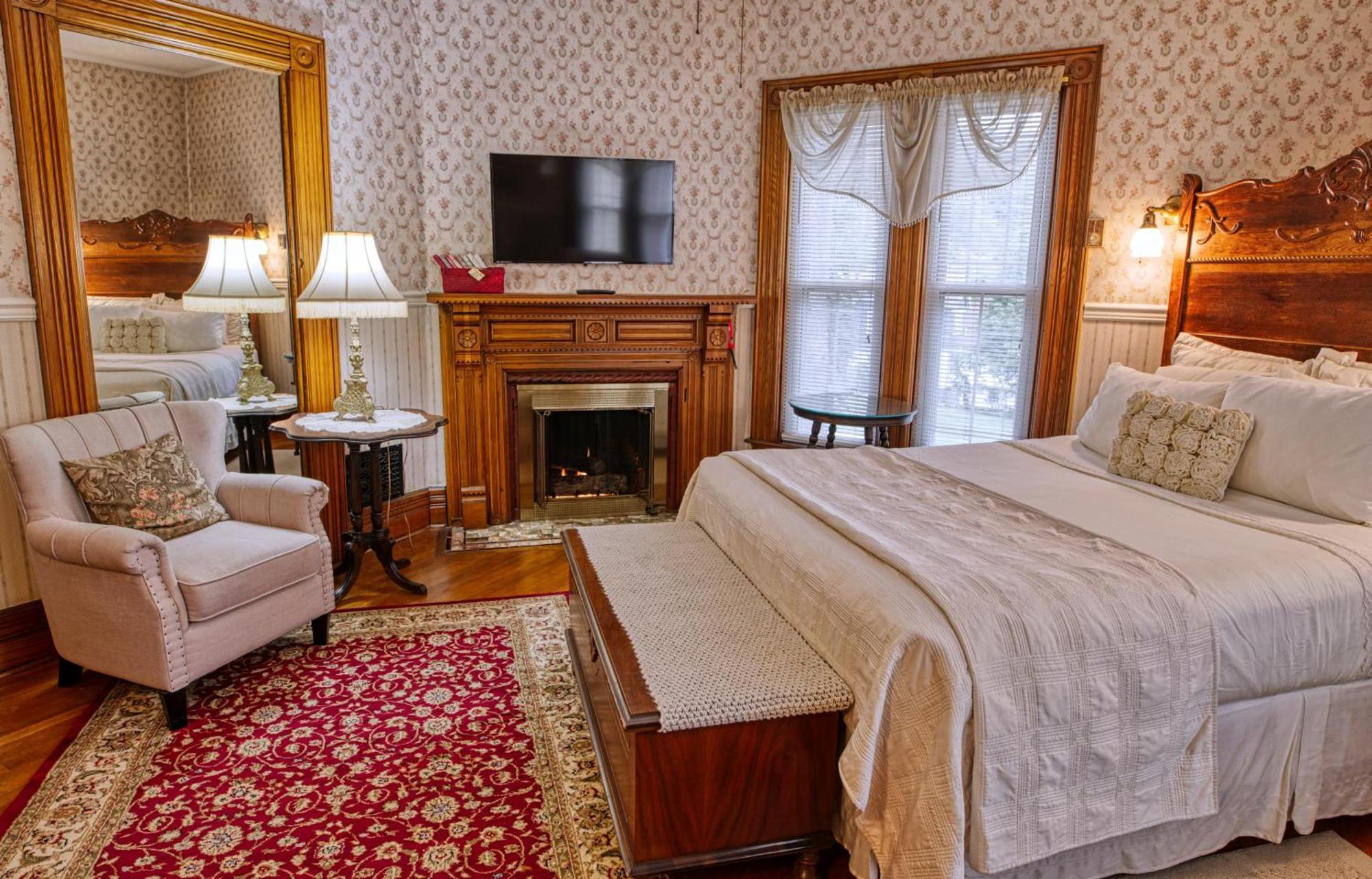 Rockwell Falls Inn And Wine Bar Lake Luzerne Chambre photo