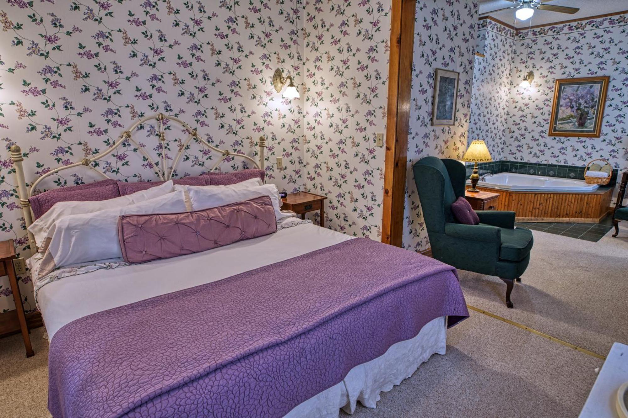 Rockwell Falls Inn And Wine Bar Lake Luzerne Chambre photo