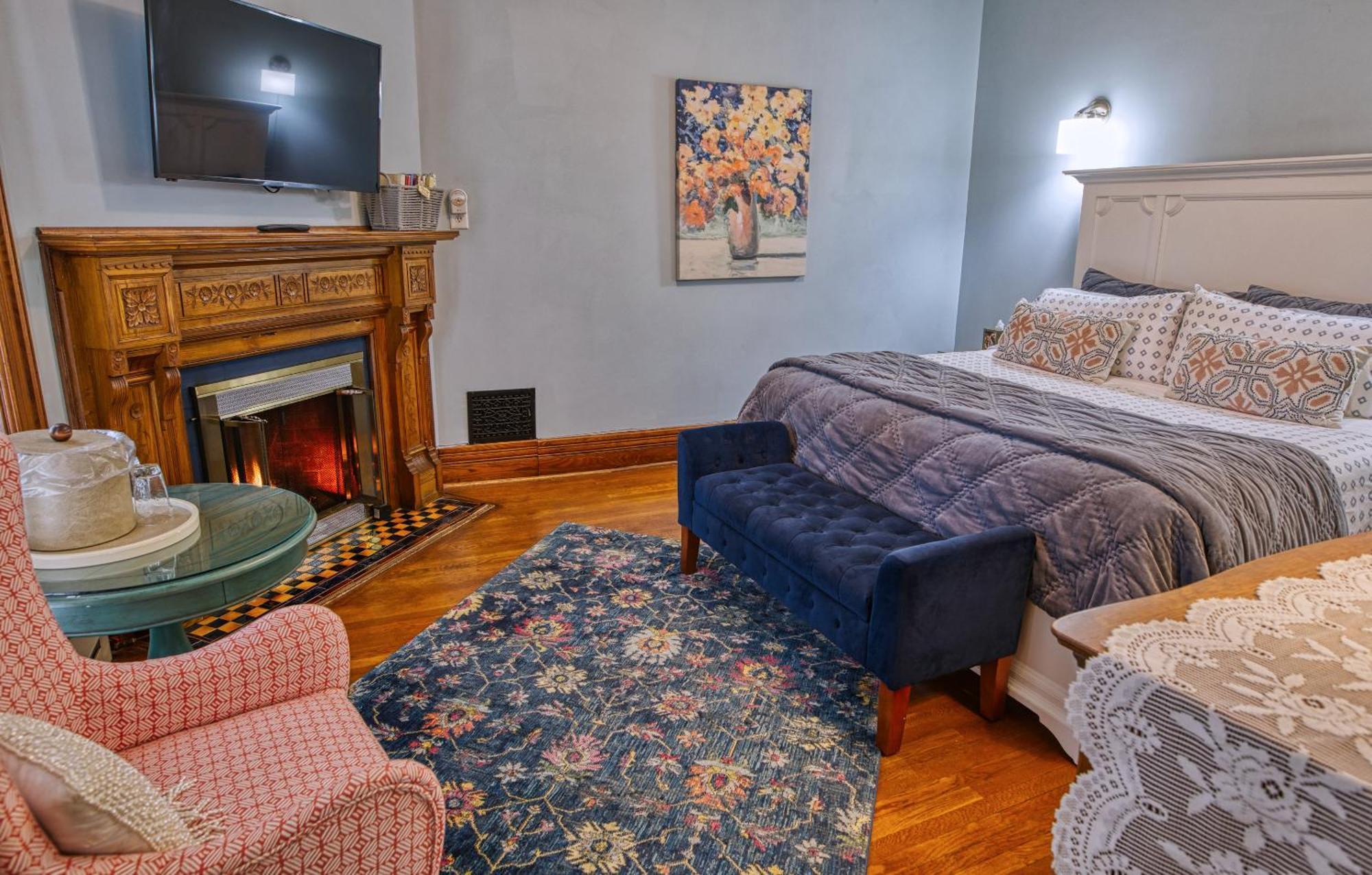 Rockwell Falls Inn And Wine Bar Lake Luzerne Chambre photo
