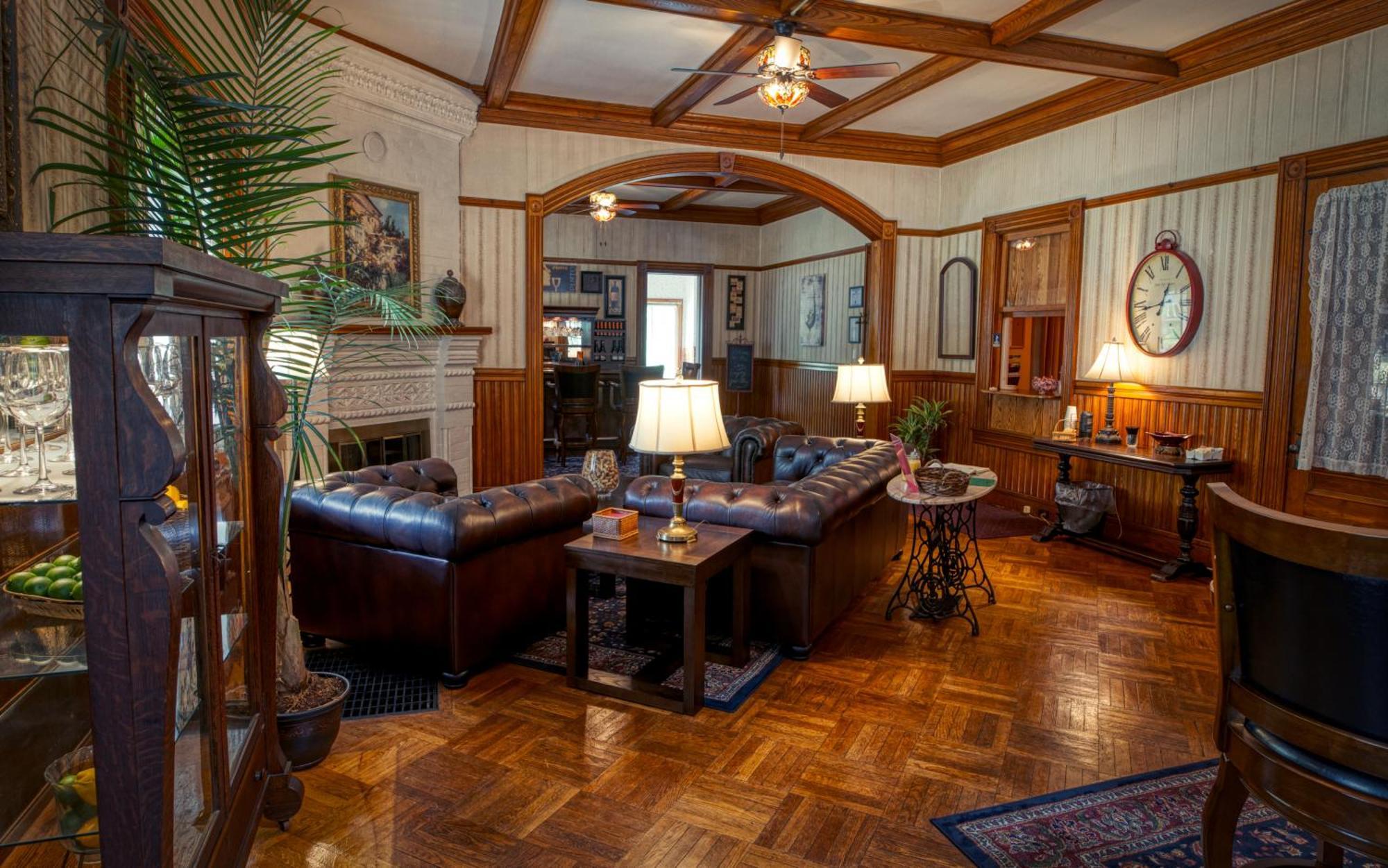 Rockwell Falls Inn And Wine Bar Lake Luzerne Extérieur photo
