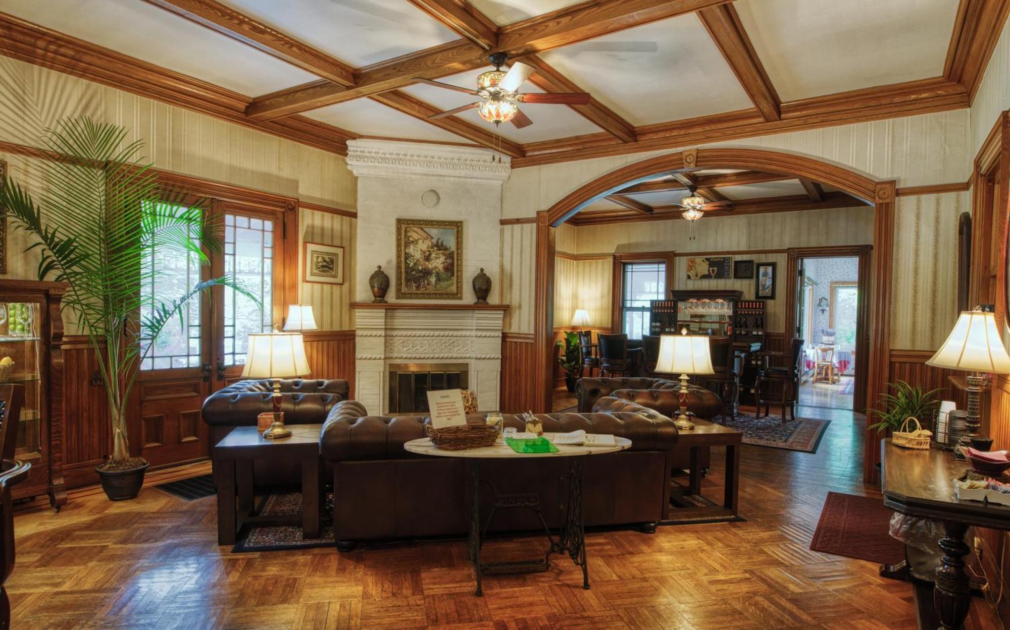 Rockwell Falls Inn And Wine Bar Lake Luzerne Extérieur photo